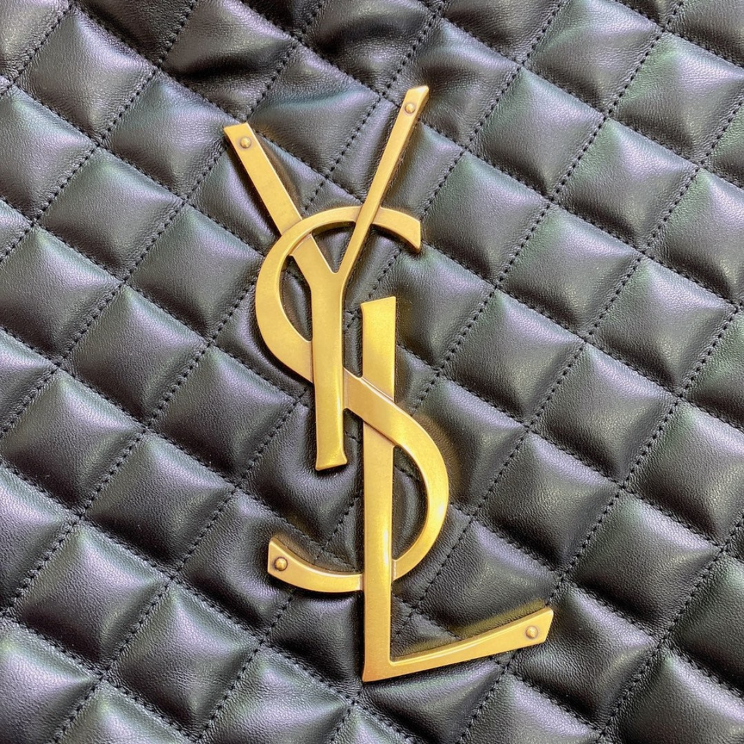 Saint Laurent – Bolso Icare de piel de cordero acolchada
