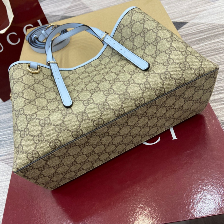 Gucci – Bolso shopper grande con emblema GG