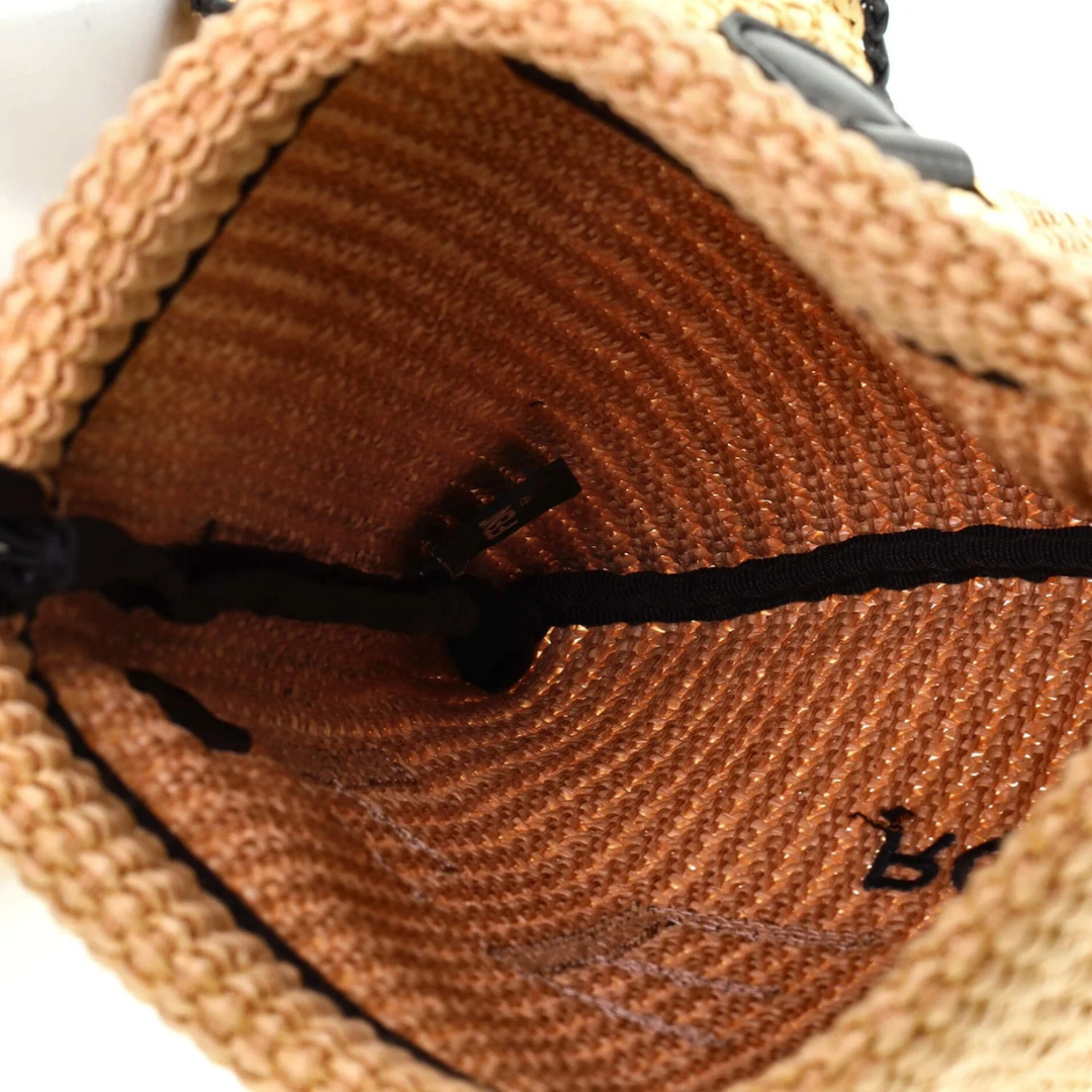 Fendi – Bolso pequeño de paja trenzada «Sack» en color beige