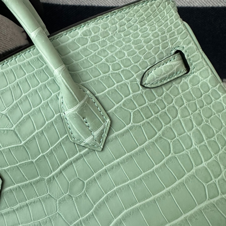 Hermès – Kelly 28 Vert d’Eau de piel de cocodrilo, edición limitada
