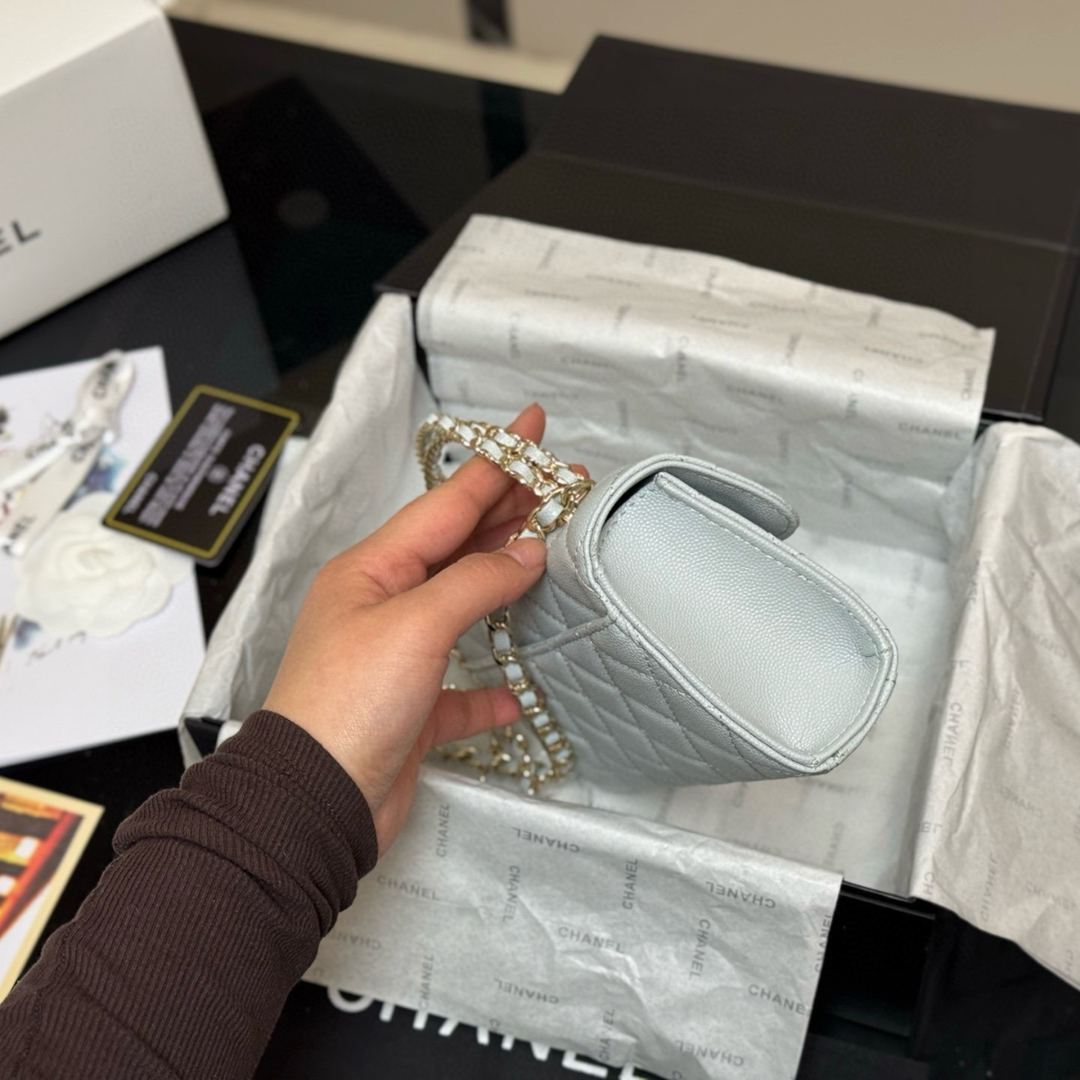 Chanel - Bolso Classic Flap – Gris hielo