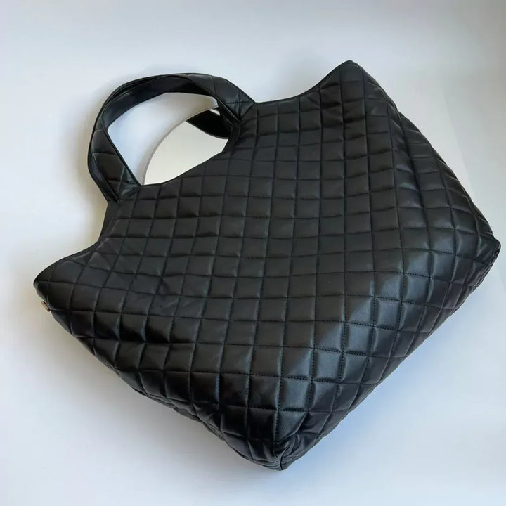 Saint Laurent – Bolso Icare de piel de cordero acolchada